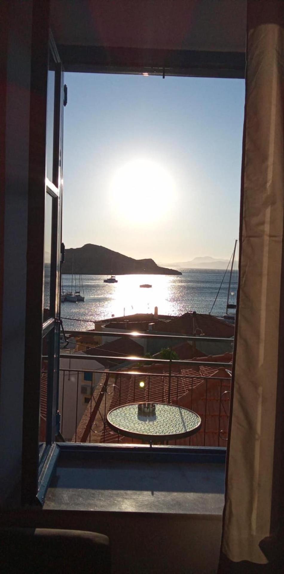 Occasus Room Chalki Town Екстериор снимка