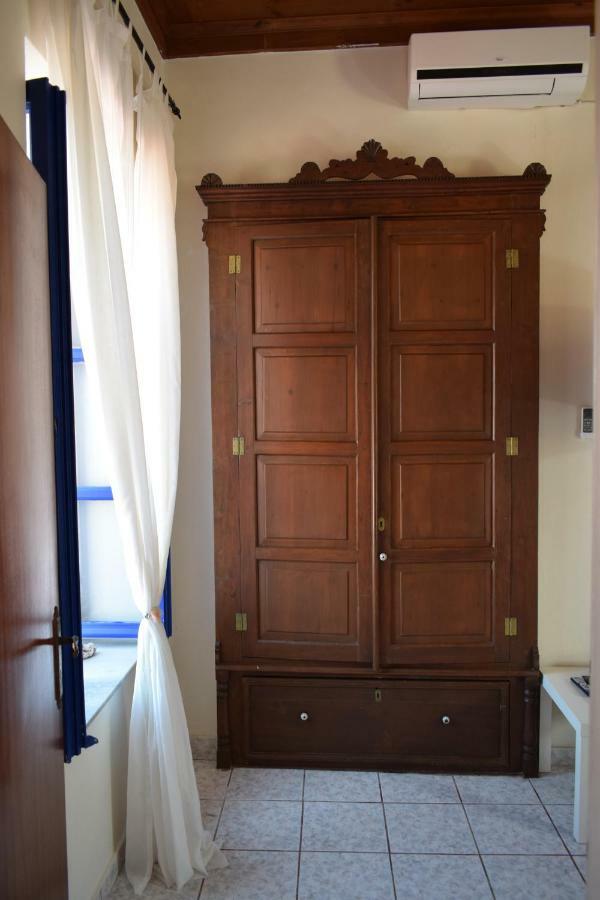Occasus Room Chalki Town Екстериор снимка